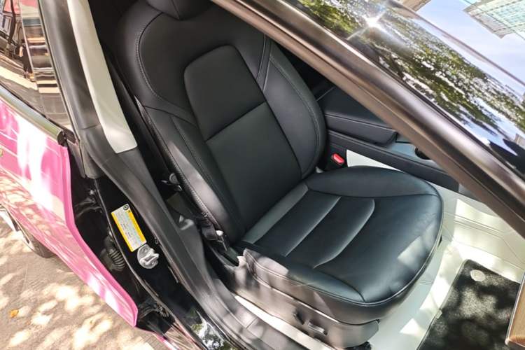 Used Tesla Model 3 2022 Rear-Wheel-Drive Version Right Front Seat