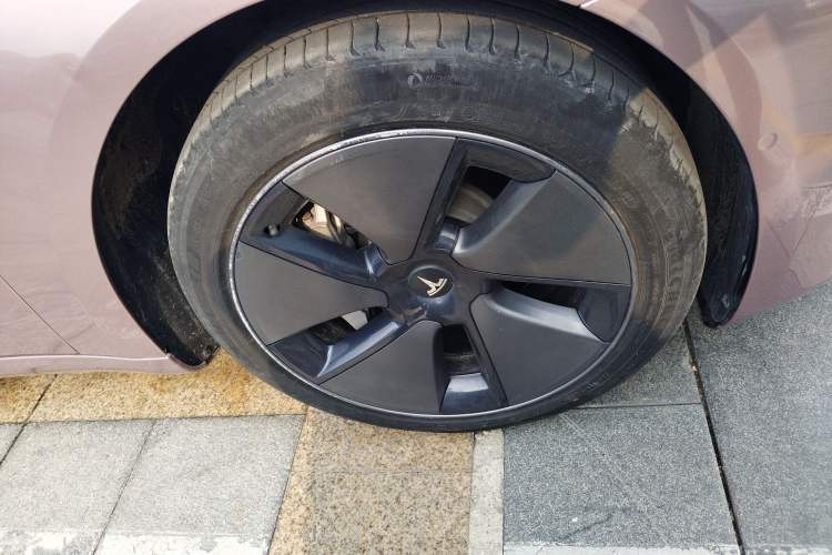 Used Tesla Model 3 2022 Rear-Wheel-Drive Version Right Front Wheel Hub