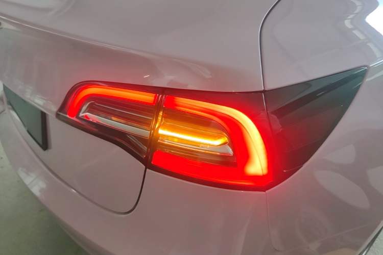 Used Tesla Model 3 2022 Rear-Wheel-Drive Version Right Rear Taillight