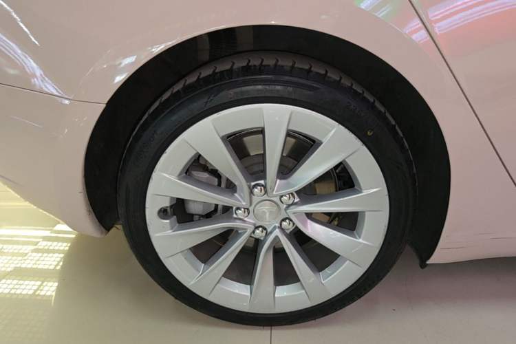 Used Tesla Model 3 2022 Rear-Wheel-Drive Version Right Rear Wheel Hub