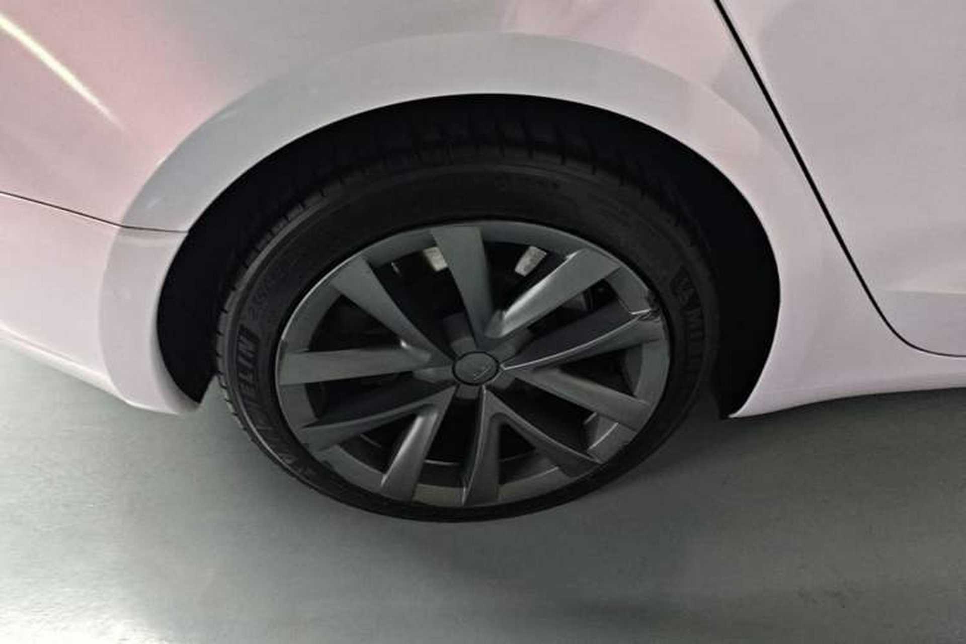 Used Tesla Model 3 2022 Rear-Wheel-Drive Version Right Rear Wheel Hub