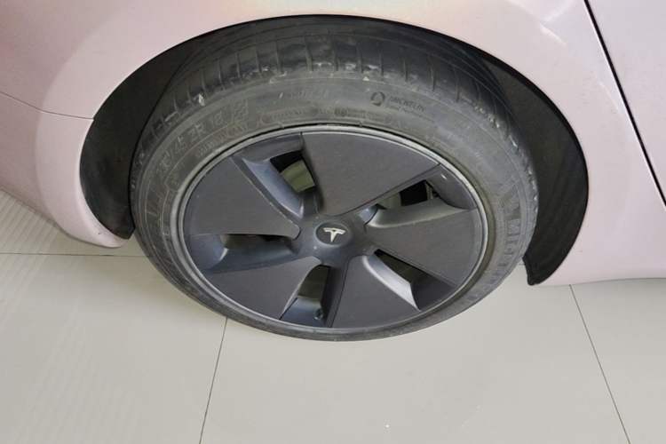 Used Tesla Model 3 2022 Rear-Wheel-Drive Version Right Rear Wheel Hub