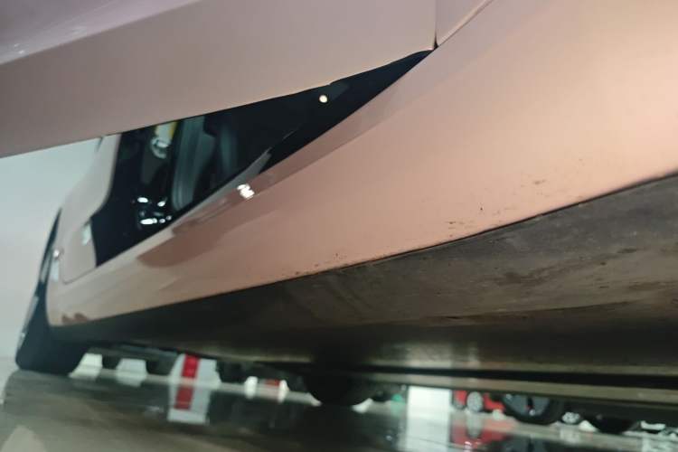 Used Tesla Model 3 2022 Rear-Wheel-Drive Version Right Side Sill
