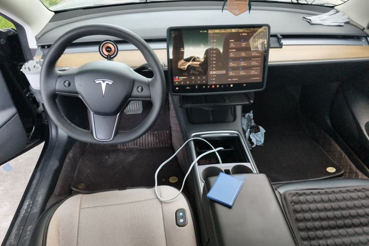 Used Tesla Model 3 2022 Rear-Wheel-Drive Version Center Console