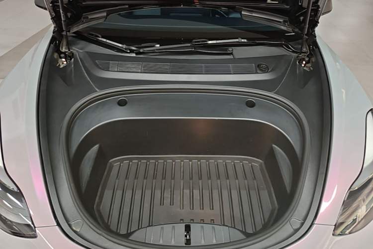 Used Tesla Model 3 2022 Rear-Wheel-Drive Version Engine Bay