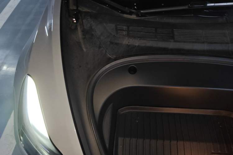 Used Tesla Model 3 2022 Rear-Wheel-Drive Version Engine Bay Right