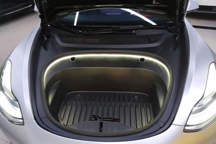 Used Tesla Model 3 2022 Rear-Wheel-Drive Version Engine Bay