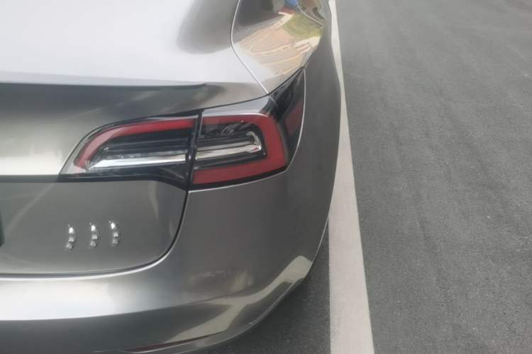 Used Tesla Model 3 2022 Performance High-Performance All-Wheel-Drive Version Exterior 3