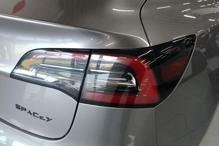 Used Tesla Model 3 2022 Rear-Wheel-Drive Version Exterior 3
