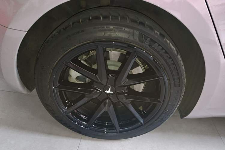 Used Tesla Model 3 2022 Rear-Wheel-Drive Version Exterior 5