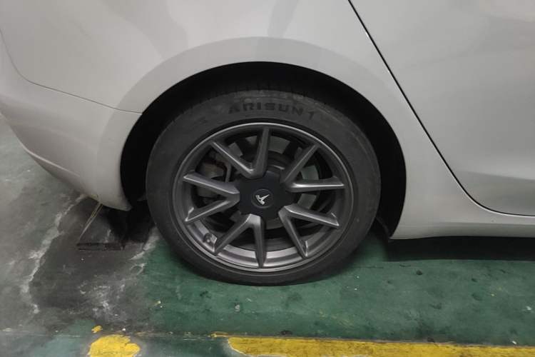 Used Tesla Model 3 2022 Rear-Wheel-Drive Version Exterior 5