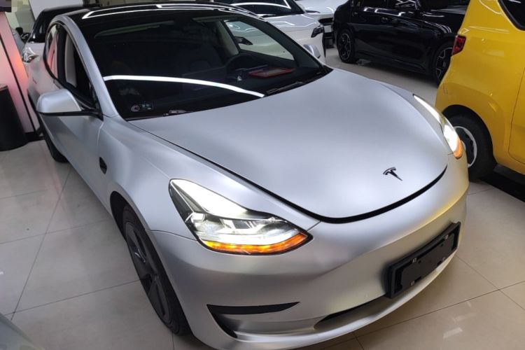 Used Tesla Model 3 2022 Rear-Wheel-Drive Version Front Right 45 Deg