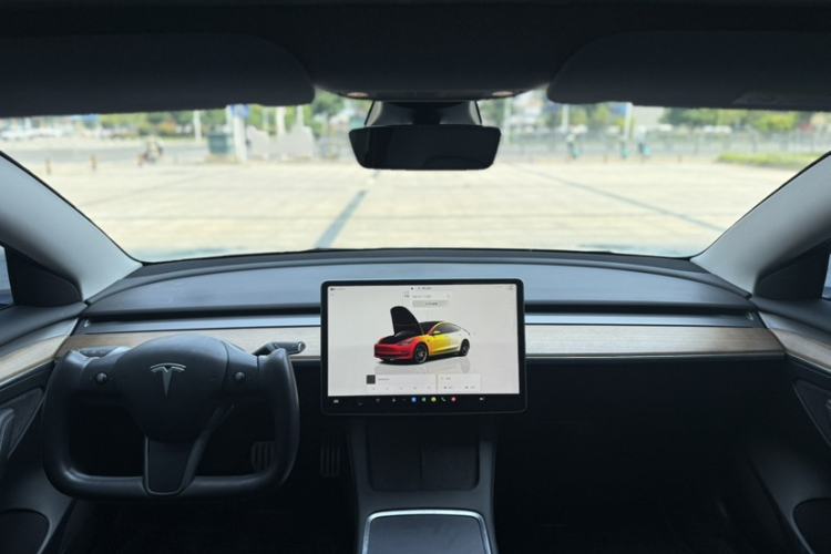 Used Tesla Model 3 2022 Performance High-Performance All-Wheel-Drive Version Interior 1