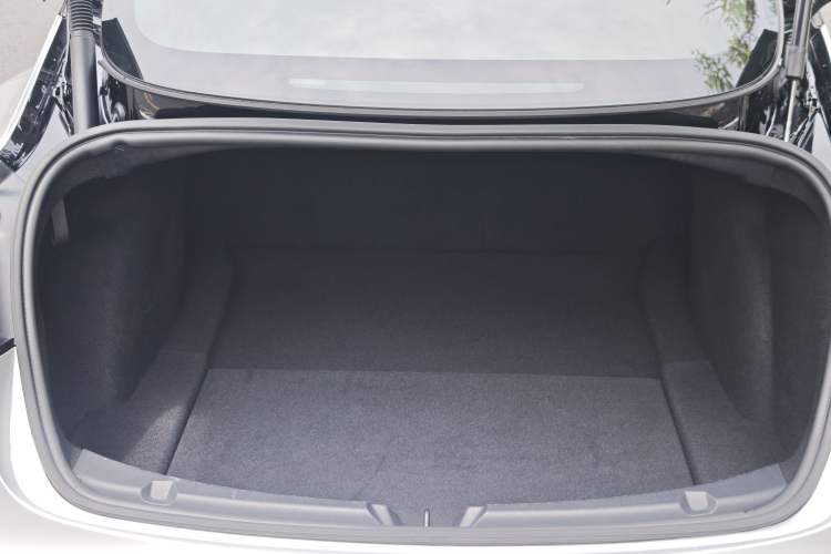 Used Tesla Model 3 2022 Rear-Wheel-Drive Version Interior 11