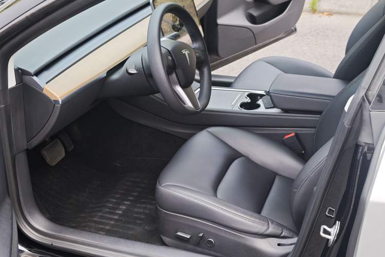 Used Tesla Model 3 2022 Rear-Wheel-Drive Version Interior 8