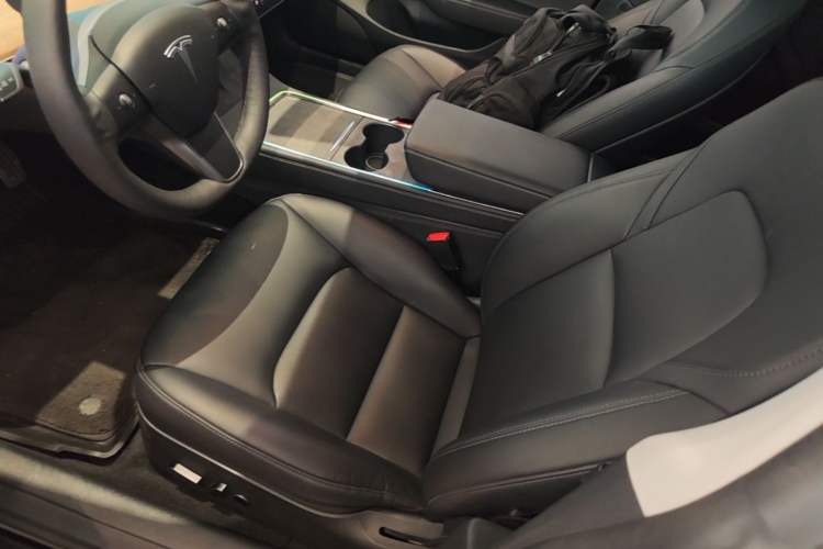 Used Tesla Model 3 2022 Rear-Wheel-Drive Version Left Front Seat