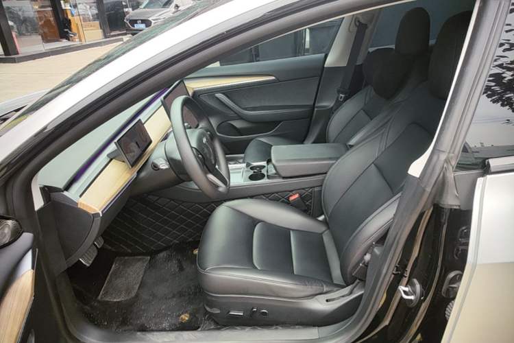 Used Tesla Model 3 2022 Rear-Wheel-Drive Version Left Front Seat
