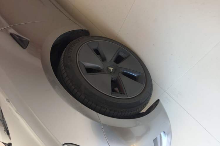 Used Tesla Model 3 2022 Rear-Wheel-Drive Version Left Front Wheel Hub
