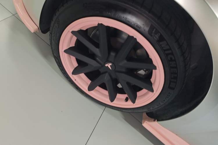 Used Tesla Model 3 2022 Rear-Wheel-Drive Version Left Front Wheel Hub