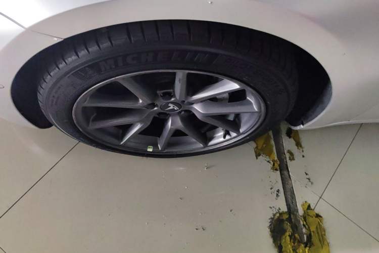 Used Tesla Model 3 2022 Rear-Wheel-Drive Version Left Front Wheel Hub