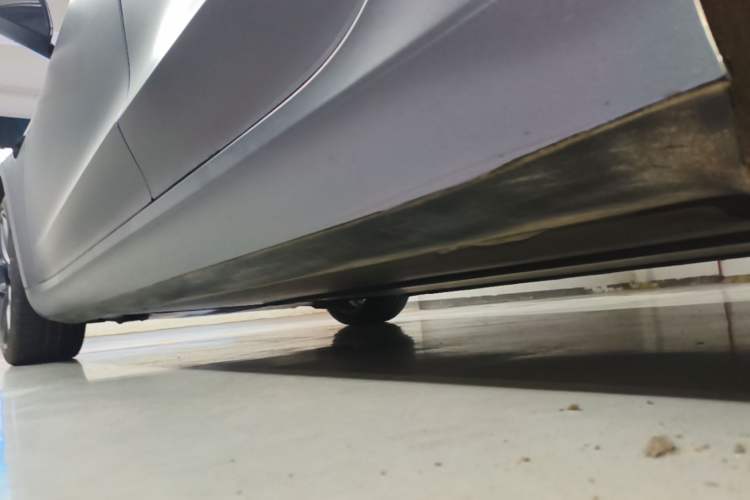 Used Tesla Model 3 2022 Performance High-Performance All-Wheel-Drive Version Left Side Sill