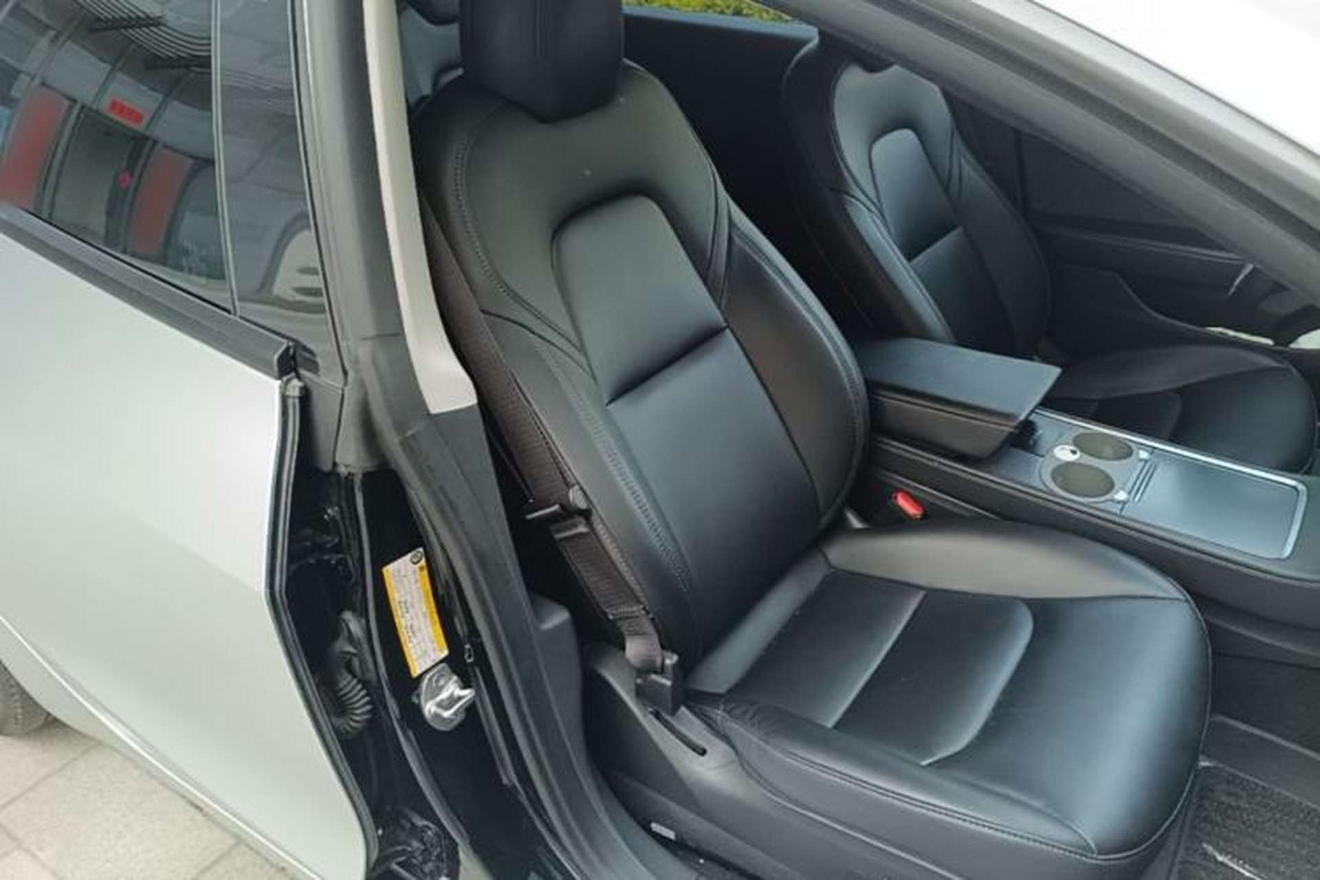 Used Tesla Model 3 2022 Rear-Wheel-Drive Version Right Front Seat