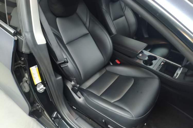 Used Tesla Model 3 2022 Performance High-Performance All-Wheel-Drive Version Right Front Seat