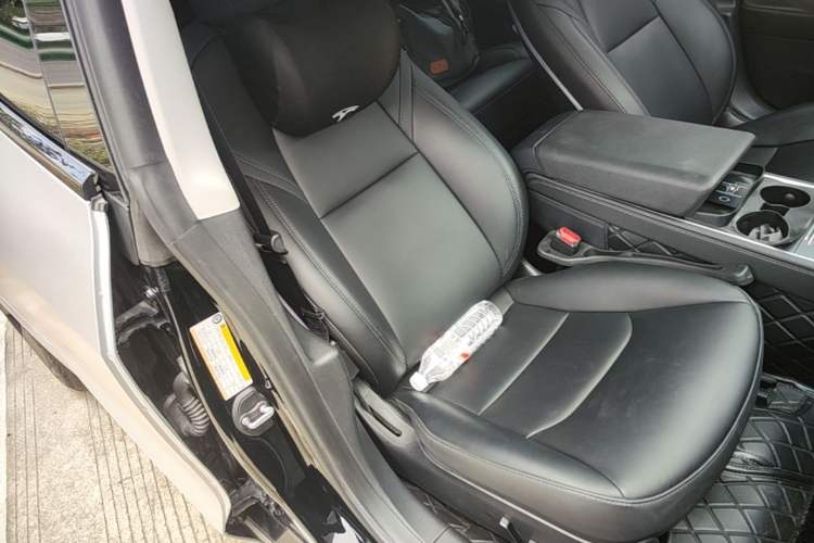 Used Tesla Model 3 2022 Rear-Wheel-Drive Version Right Front Seat