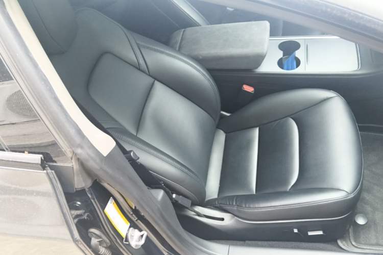 Used Tesla Model 3 2022 Rear-Wheel-Drive Version Right Front Seat