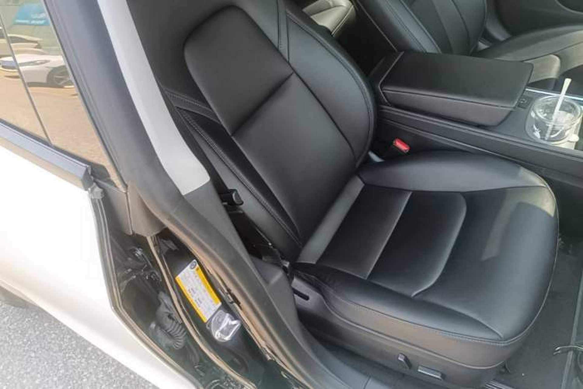 Used Tesla Model 3 2022 Rear-Wheel-Drive Version Right Front Seat