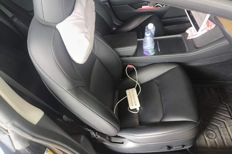 Used Tesla Model 3 2022 Rear-Wheel-Drive Version Right Front Seat