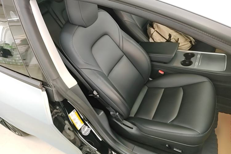 Used Tesla Model 3 2022 Rear-Wheel-Drive Version Right Front Seat