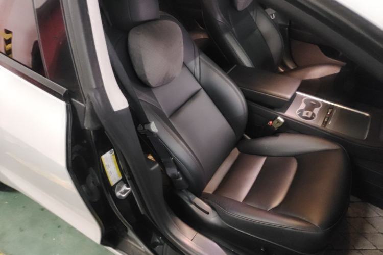 Used Tesla Model 3 2022 Rear-Wheel-Drive Version Right Front Seat