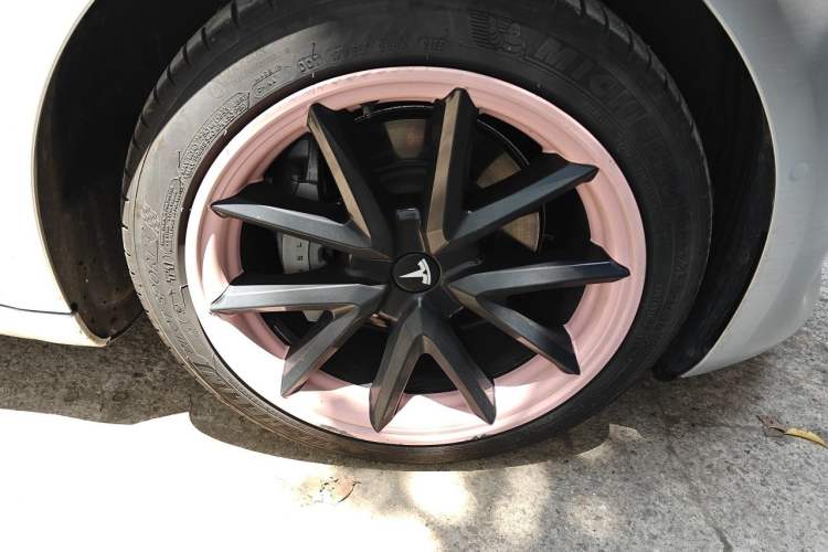 Used Tesla Model 3 2022 Rear-Wheel-Drive Version Right Front Wheel Hub