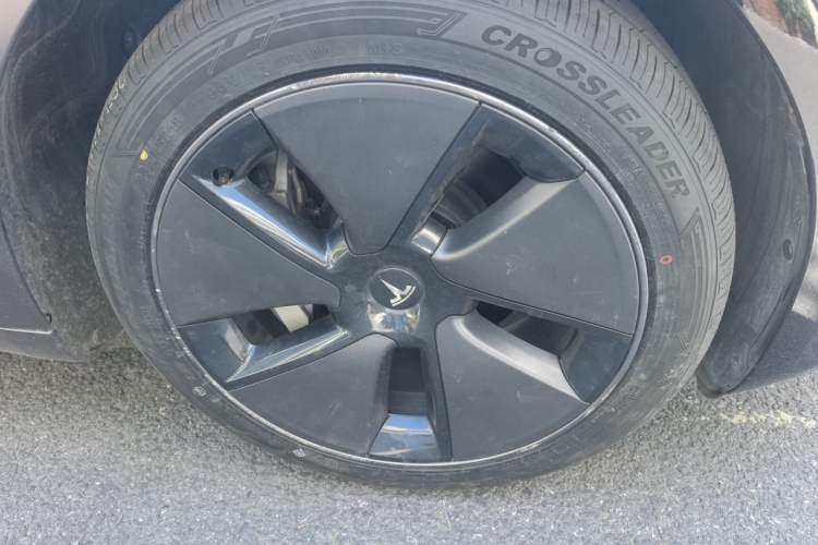 Used Tesla Model 3 2022 Rear-Wheel-Drive Version Right Front Wheel Hub