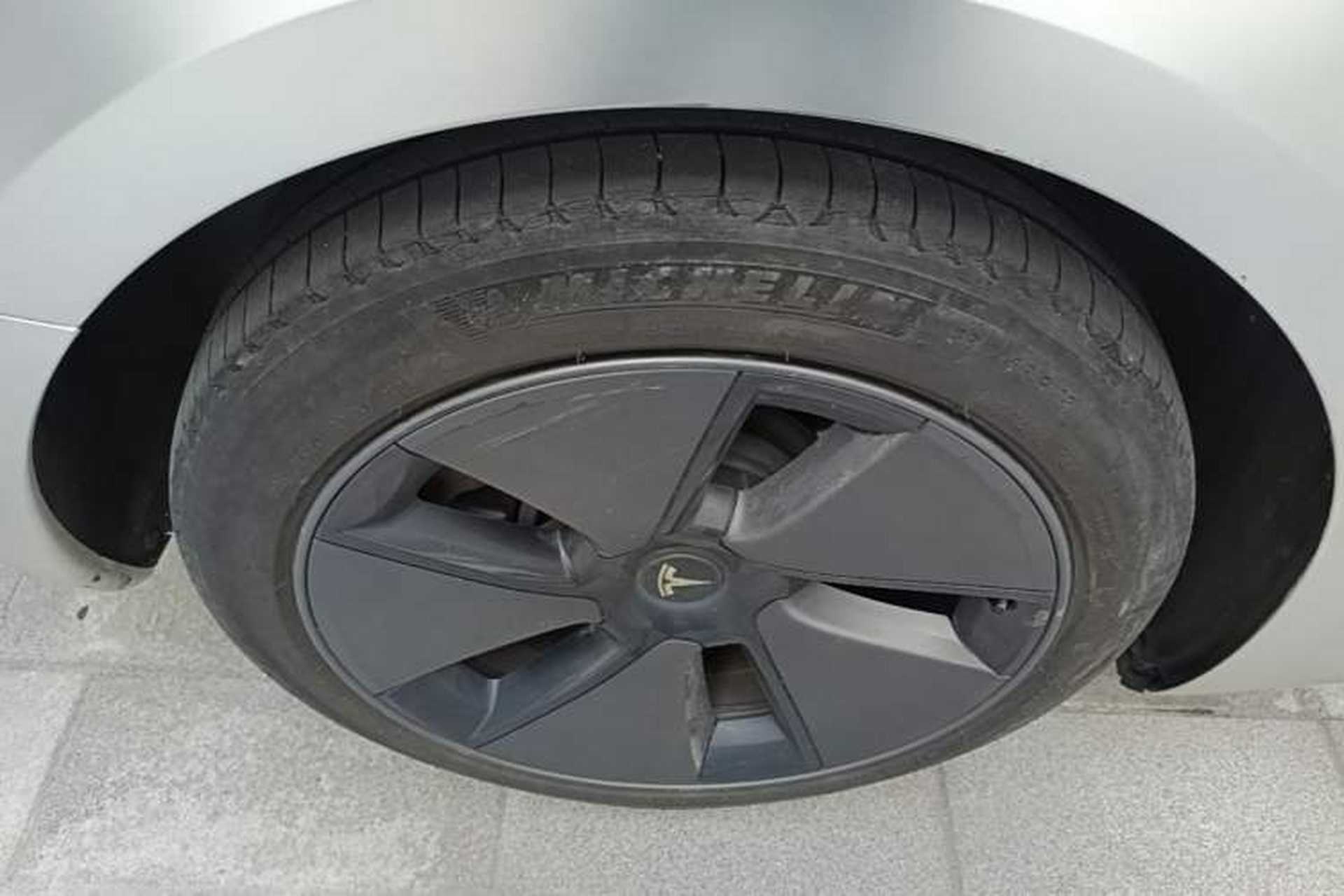 Used Tesla Model 3 2022 Rear-Wheel-Drive Version Right Rear Wheel Hub