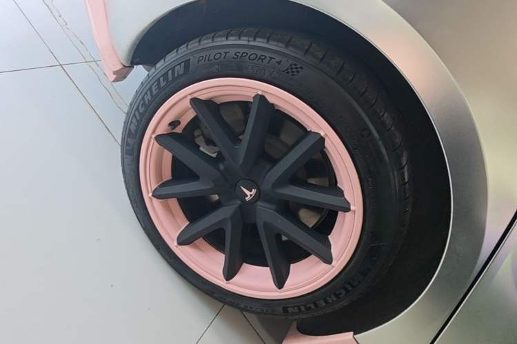Used Tesla Model 3 2022 Rear-Wheel-Drive Version Right Rear Wheel Hub