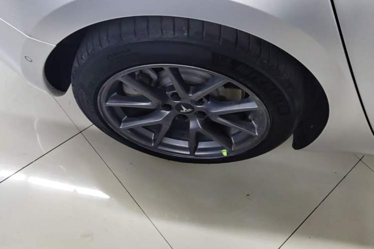 Used Tesla Model 3 2022 Rear-Wheel-Drive Version Right Rear Wheel Hub
