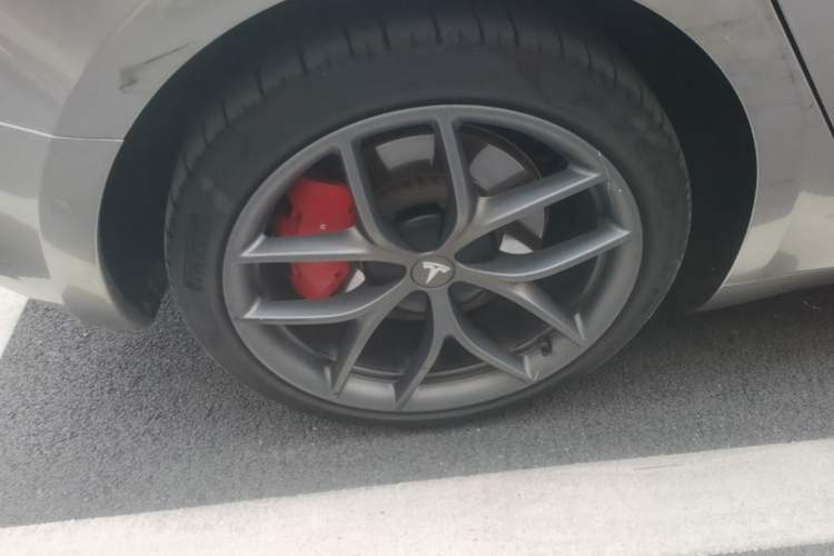Used Tesla Model 3 2022 Performance High-Performance All-Wheel-Drive Version Right Rear Wheel Hub