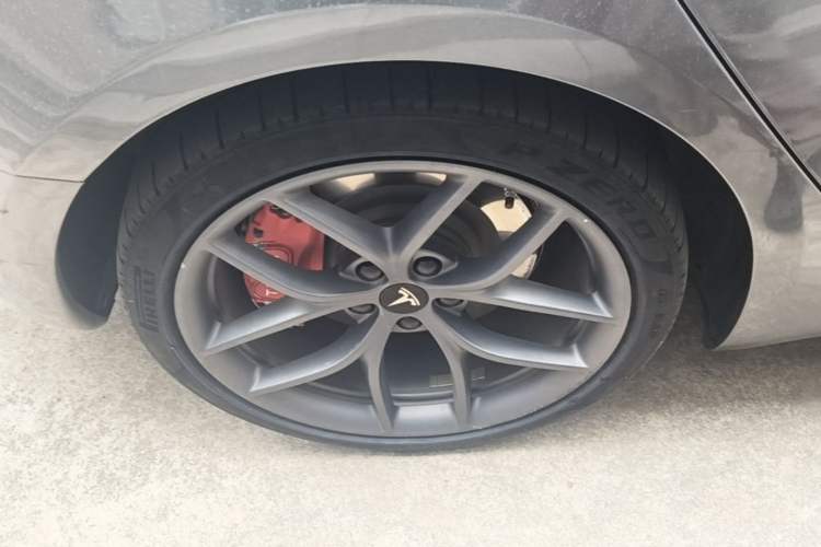 Used Tesla Model 3 2022 Rear-Wheel-Drive Version Right Rear Wheel Hub