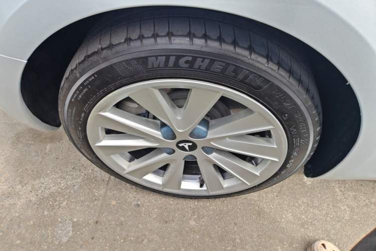 Used Tesla Model 3 2022 Rear-Wheel-Drive Version Right Rear Wheel Hub
