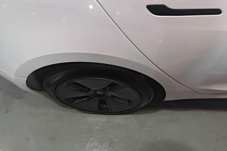 Used Tesla Model 3 2022 Rear-Wheel-Drive Version Right Rear Wheel Hub