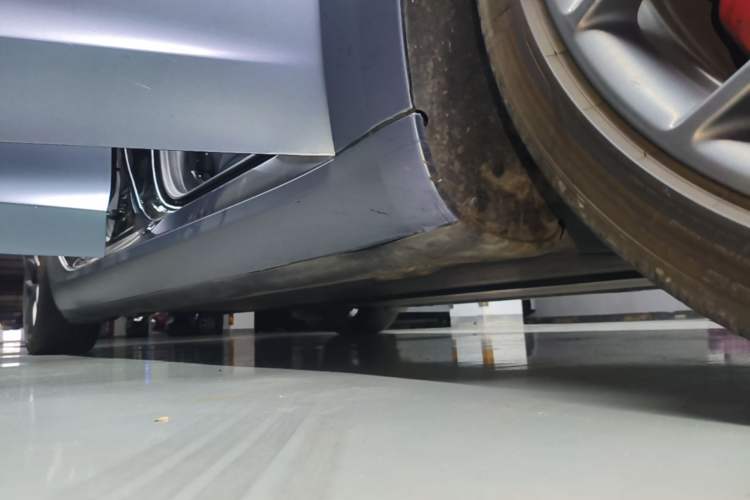 Used Tesla Model 3 2022 Performance High-Performance All-Wheel-Drive Version Right Side Sill
