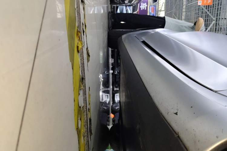 Used Tesla Model 3 2022 Rear-Wheel-Drive Version Right Side Sill