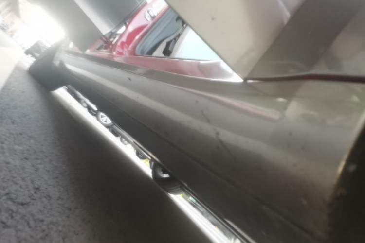 Used Tesla Model 3 2022 Performance High-Performance All-Wheel-Drive Version Right Side Sill