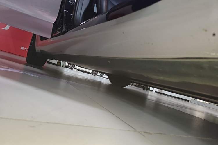 Used Tesla Model 3 2022 Rear-Wheel-Drive Version Right Side Sill