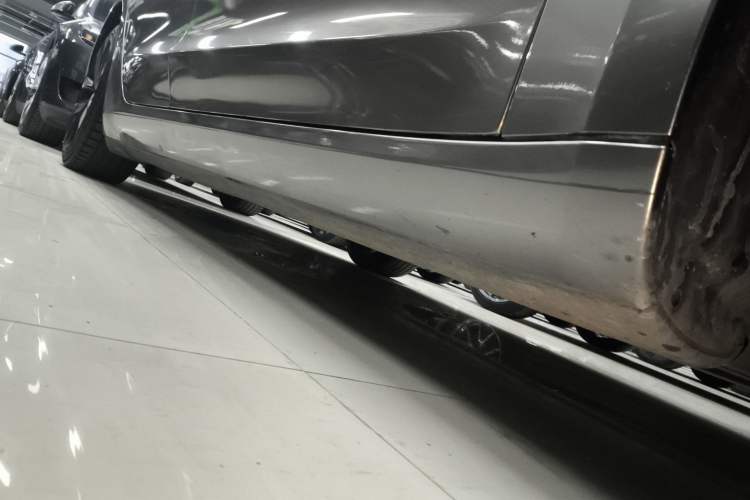 Used Tesla Model 3 2022 Rear-Wheel-Drive Version Right Side Sill