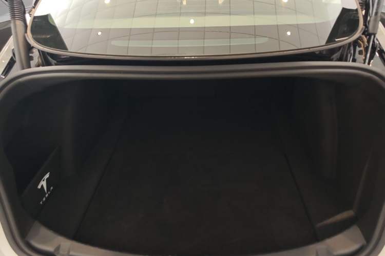 Used Tesla Model 3 2022 Rear-Wheel-Drive Version Trunk