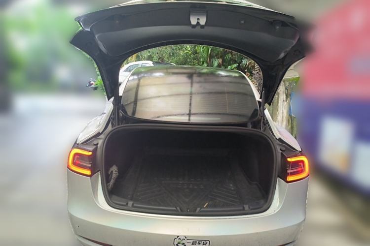 Used Tesla Model 3 2022 Rear-Wheel-Drive Version Trunk