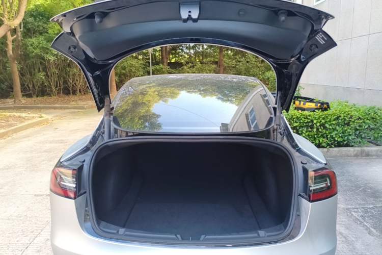 Used Tesla Model 3 2022 Performance High-Performance All-Wheel-Drive Version Trunk